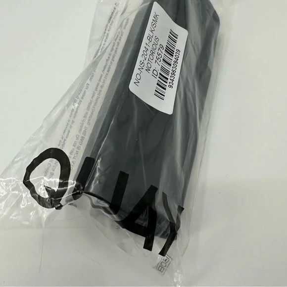 Quay Notorious Black Oversized Square Sunglasses Black Frame / Smoke Lens New - Picture 4 of 14